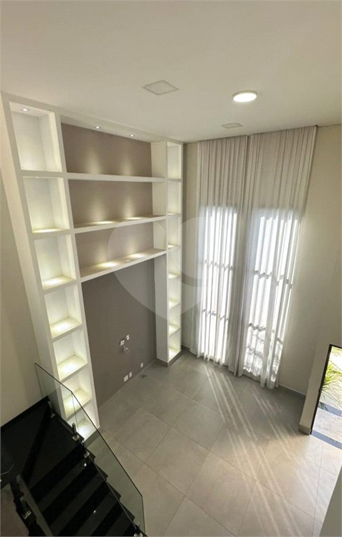 Casa à venda com 3 quartos, sendo 2 suítes, no condomínio Residencial Maria Dulce, Indaiatuba - SP