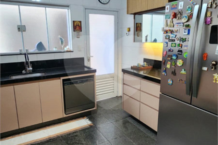 Sobrado à venda com 3 quartos, sendo 1 suíte, em Jardim Nossa Senhora do Carmo, São Paulo, SP
