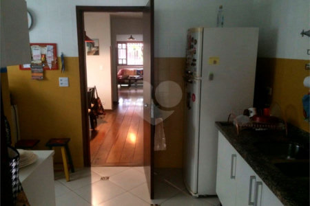 Sobrado à venda com 3 quartos, sendo 1 suíte, em Jardim das Vertentes, São Paulo, SP