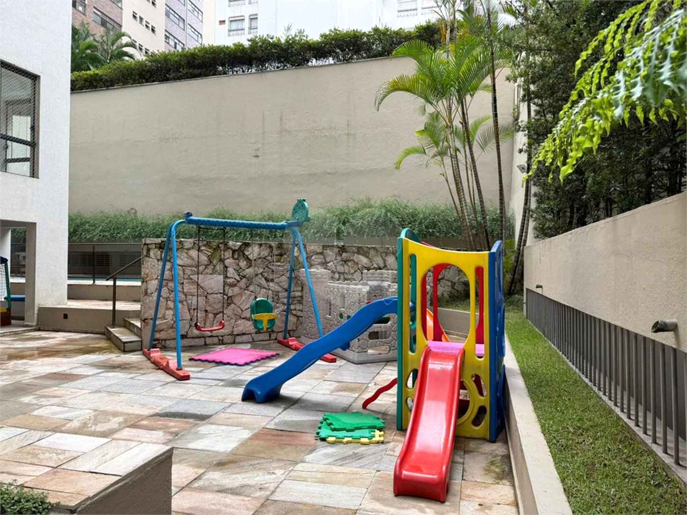 Apartamento à venda com 3 quartos, sendo 1 suíte, em Jardim Paulista, São Paulo, SP