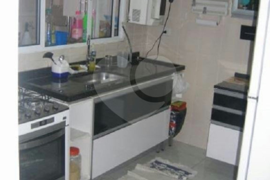 Casa à venda com 3 quartos, sendo 1 suíte, no condomínio Residencial Maracujás, São Paulo - SP