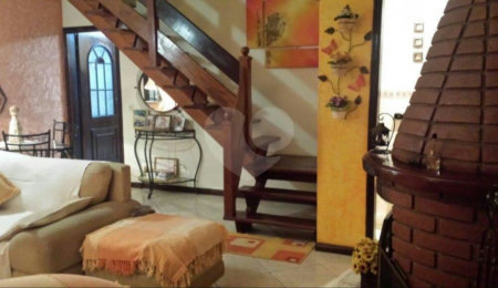 Casa à venda com 3 quartos, sendo 1 suíte,  no condomínio Jardim das Pedras, São Paulo - SP