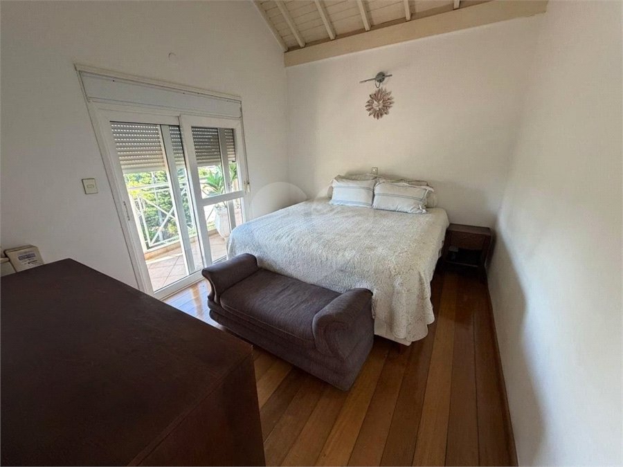 Casa à venda com 4 quartos, sendo 2 suítes, no condomínio Milennium, Valinhos - SP