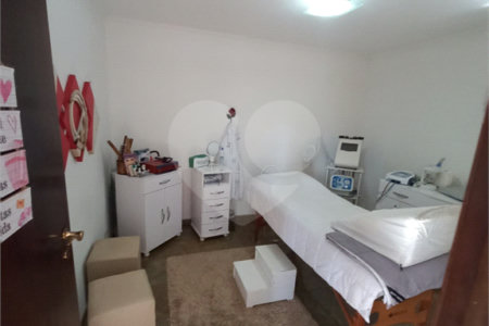 Casa à venda com 4 suítes no condomínio Aruã, Mogi das Cruzes - SP