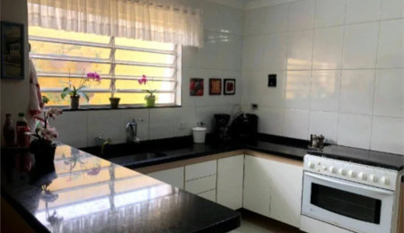 Sobrado à venda com 4 quartos, sendo 2 suítes,  em Jardim Campo Limpo, São Paulo, SP