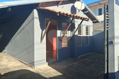 Casa à venda com 2 quartos em Vila Hungria, Itapetininga, SP