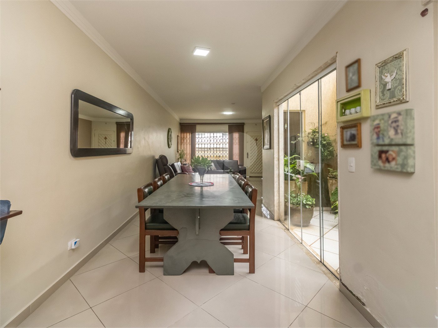 Sobrado à venda com 3 suítes em Vila Carrão, São Paulo, SP