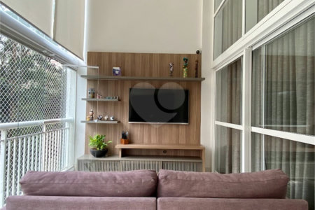 Apartamento à venda com 3 suítes em Vila Suzana, São Paulo, SP