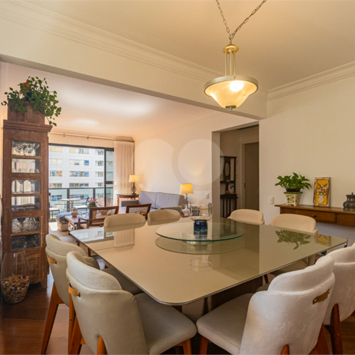 Apartamento à venda com 3 quartos, sendo 1 suíte, em Moema, São Paulo, SP