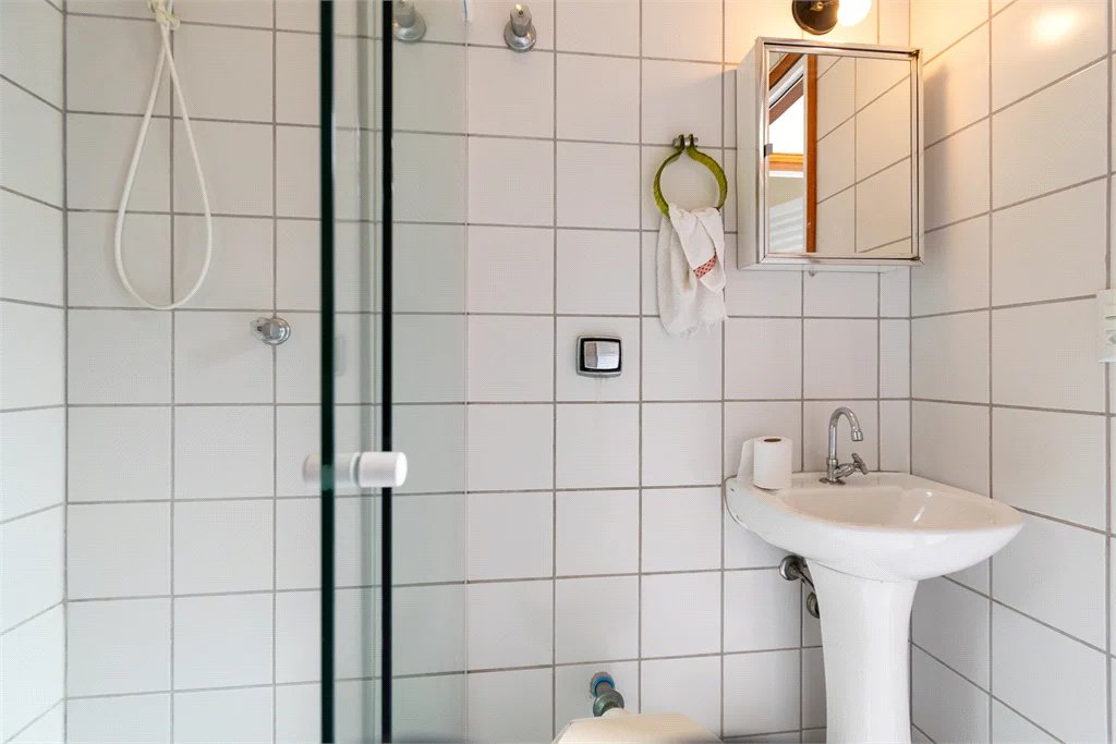 Casa à venda com 3 quartos, sendo 1 suíte,  em Vila Cordeiro, São Paulo, SP