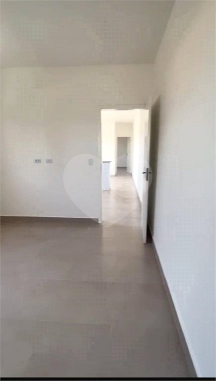 Casa à venda com 2 quartos em Chácara Holiday, Itaquaquecetuba, SP