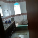 Casa à venda com 4 quartos, sendo 1 suíte, no condomínio Clube da Montanha, Atibaia - SP