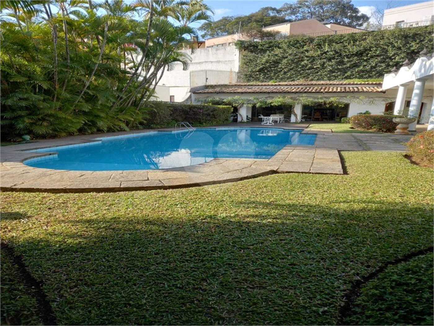 Casa à venda com 5 quartos, sendo 2 suítes,  em Jardim Guedala, São Paulo, SP