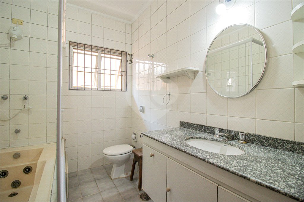 Sobrado à venda com 3 quartos, sendo 1 suíte,  em Brooklin Velho, São Paulo, SP