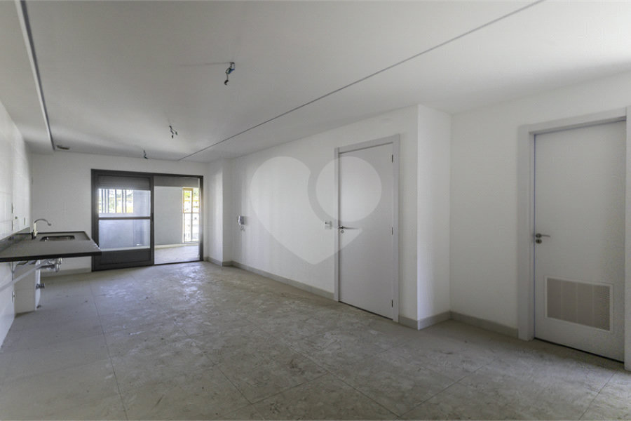 Apartamento à venda com 4 quartos, sendo 3 suítes, em Perdizes, São Paulo, SP