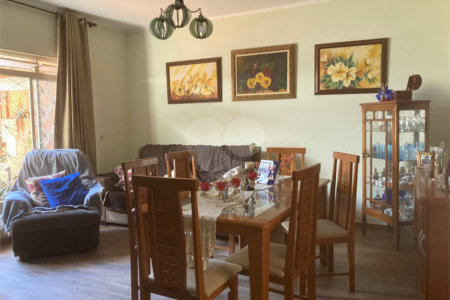 Vende-se excelente casa próxima ao Centro