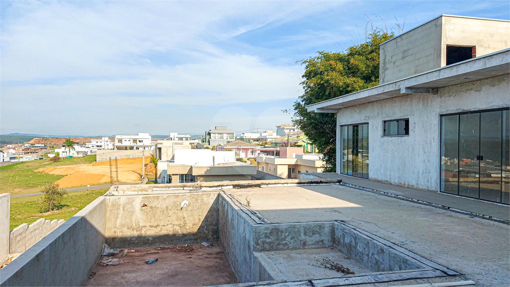 Casa à venda com 3 quartos, sendo 1 suíte, no condomínio Residencial Fazenda Alta Vista, Salto de Pirapora - SP