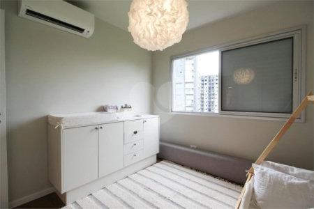 Apartamento à venda com 2 quartos, sendo 1 suíte,  em Vila Olímpia, São Paulo, SP