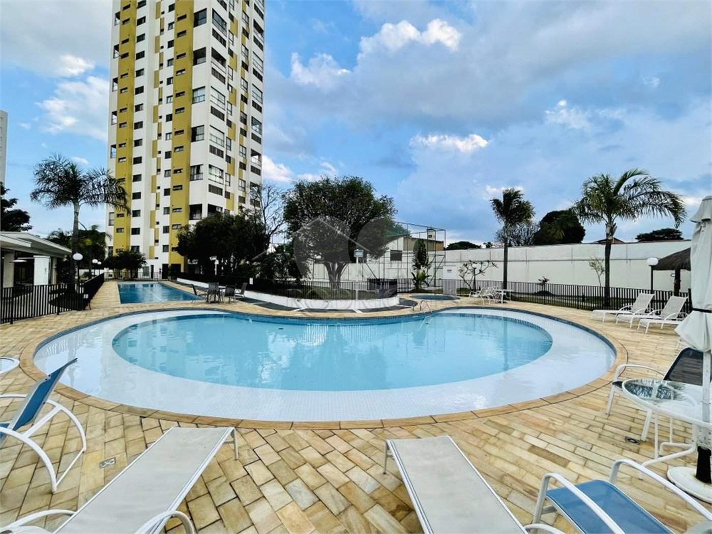 Apartamento à venda com 2 suítes no Centro, Taubaté, SP