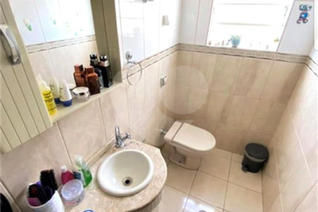 Sobrado à venda com 4 quartos, sendo 1 suíte, em Vila Mazzei, São Paulo, SP
