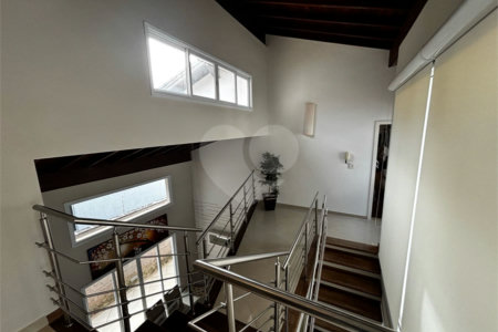 Casa à venda com 4 quartos, sendo 3 suítes,  em Vila Oliveira, Mogi das Cruzes, SP