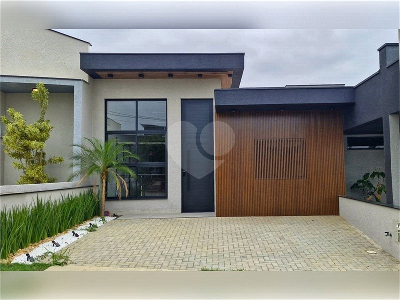 Casa à venda com 3 quartos, sendo 1 suíte, no condomínio Horto Florestal Villagio, Sorocaba - SP