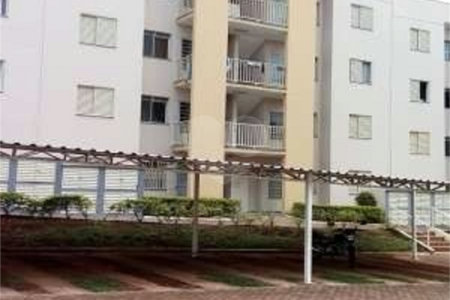 Apartamento no Condomínio Residencial Jardim das Torres.
