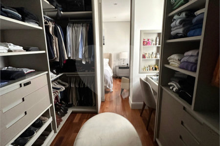Apartamento à venda com 3 quartos, sendo 2 suítes, em Vila Olímpia, São Paulo, SP