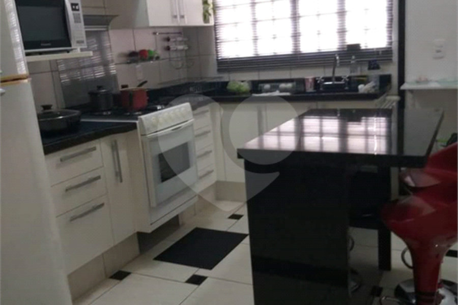 Casa à venda com 2 suítes no Centro, Águas de Lindóia, SP