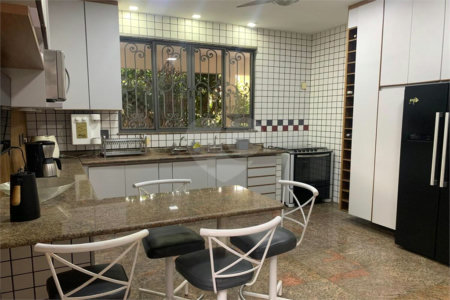 Casa à venda com 4 quartos, sendo 3 suítes, no condomínio Mirante da Barra, Rio de Janeiro - RJ