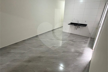Casa à venda com 3 quartos, sendo 1 suíte, no condomínio Felipe Camarao, Poá - SP