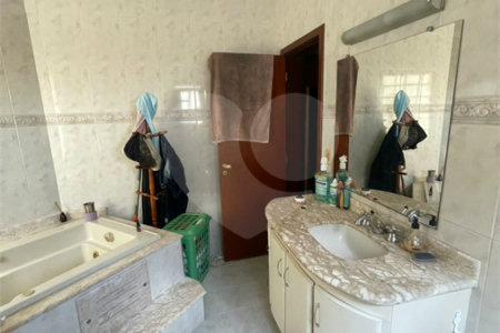 Sobrado à venda com 3 quartos, sendo 1 suíte, em Jardim Regina, Indaiatuba, SP