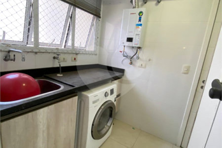 Apartamento à venda com 3 quartos, sendo 1 suíte, em Vila Regente Feijó, São Paulo, SP