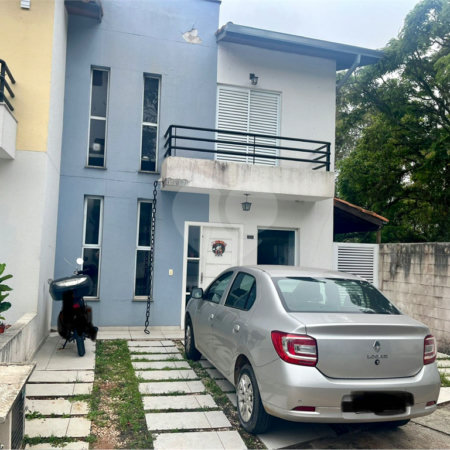 Casa à venda com 3 quartos no condomínio Jd Rebelato, Cotia - SP
