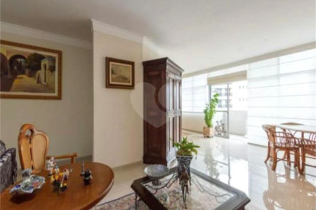 Apartamento à venda com 3 quartos, sendo 2 suítes, em Campo Belo, São Paulo, SP