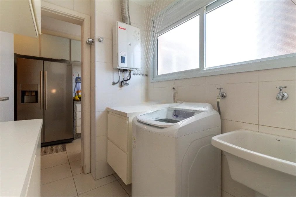 Apartamento à venda com 3 suítes em Água Branca, São Paulo, SP