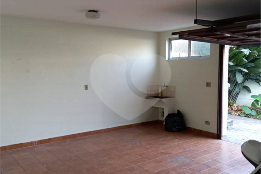 Sobrado à venda com 5 quartos, sendo 2 suítes,  em Tremembé, São Paulo, SP