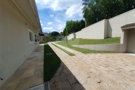 Casa à venda com 5 suítes no condomínio Vila Hípica I, Vinhedo - SP