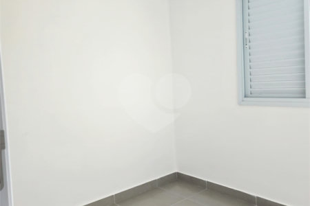 Casa à venda com 2 quartos, sendo 1 suíte, no condomínio Residencial Sanches, São Paulo - SP