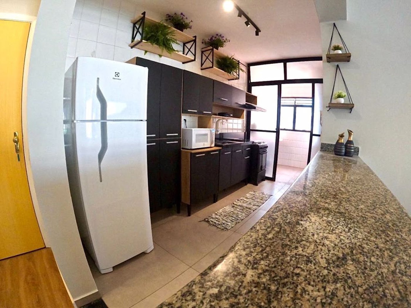 Apartamento com 2 dormitórios à venda, 78 m² por R$ 420.000,00 - Vila Júlia - Guarujá/SP