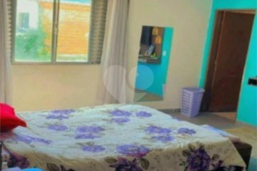 Sobrado à venda com 4 quartos, sendo 1 suíte, em Jaraguá, São Paulo, SP