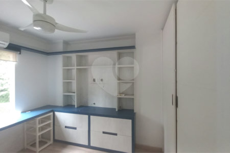 Apartamento à venda com 3 quartos, sendo 1 suíte,  em Vila Andrade, São Paulo, SP
