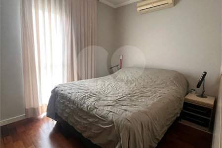 Sobrado à venda com 3 suítes em Vila Regente Feijó, São Paulo, SP