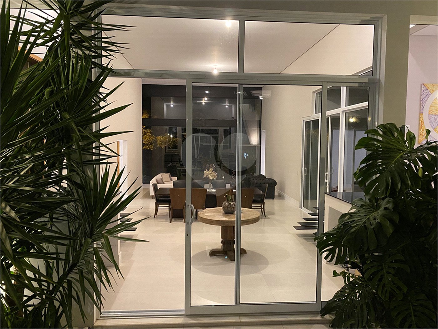 Casa à venda com 3 suítes no condomínio Jardim Primavera, Louveira - SP