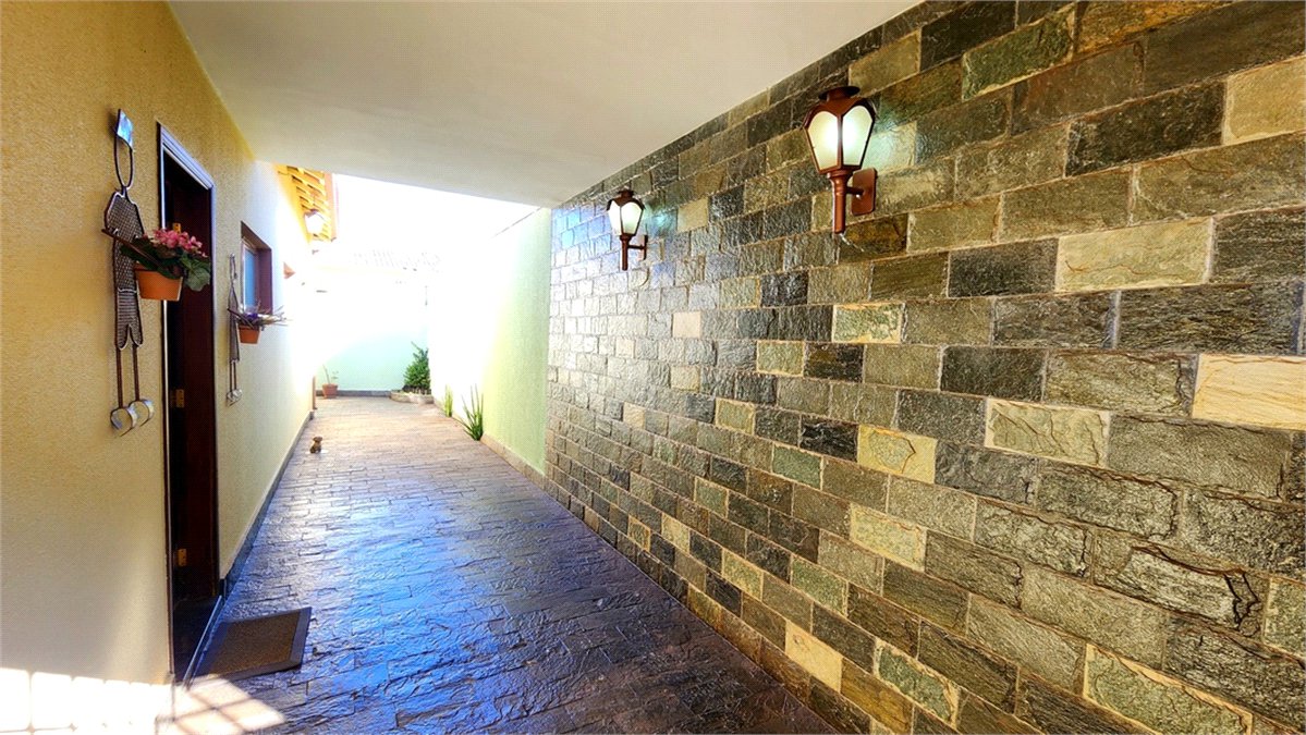 Casa à venda com 2 quartos no Centro, Araraquara, SP