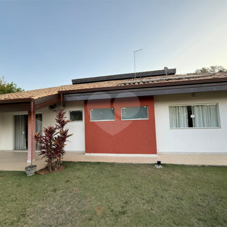 Casa à venda com 3 quartos, sendo 1 suíte, no condomínio Vale do Lago, Sorocaba - SP