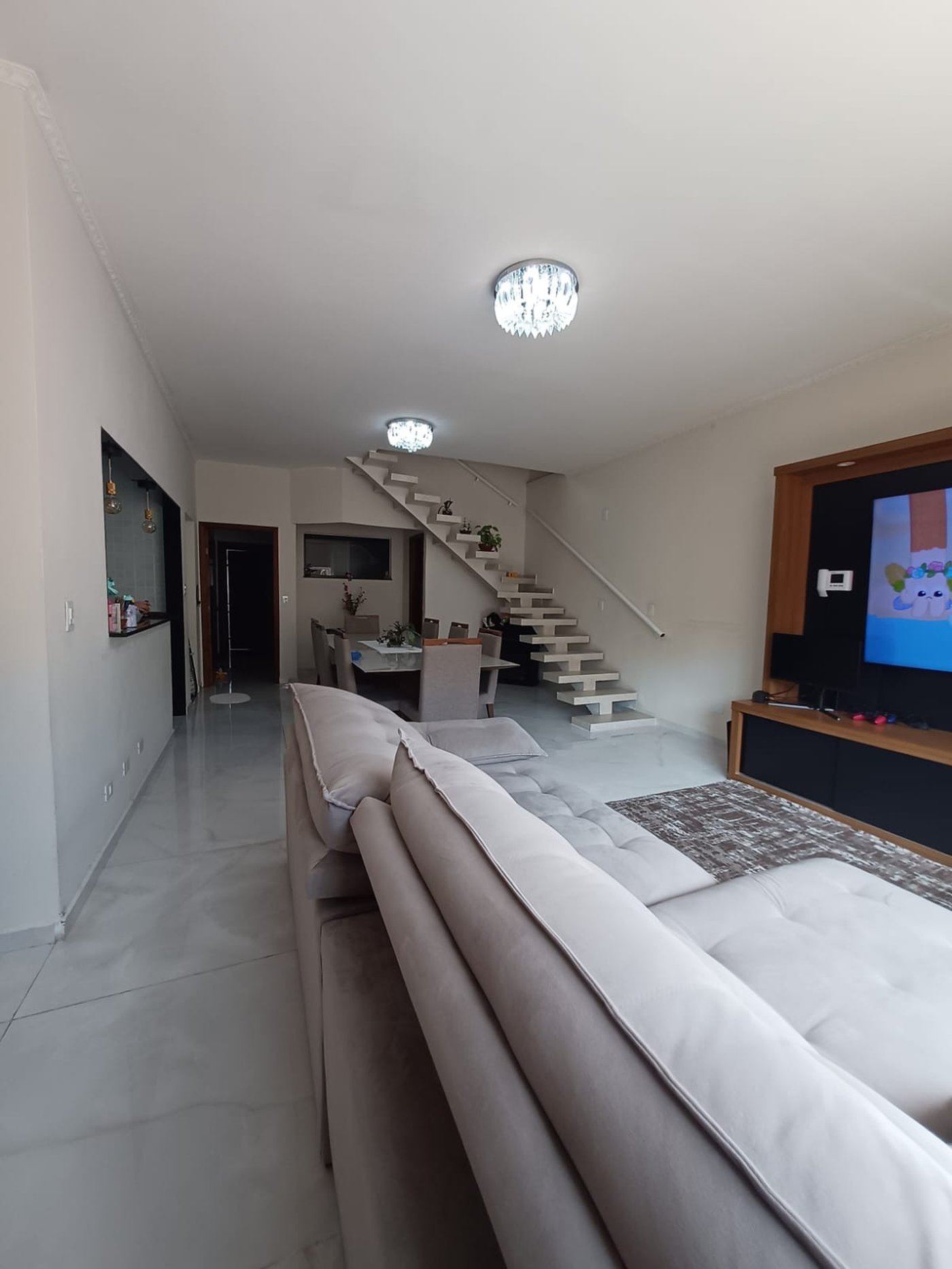 Casa à venda com 3 quartos, sendo 1 suíte, em Jardim Rosana, Guarulhos, SP