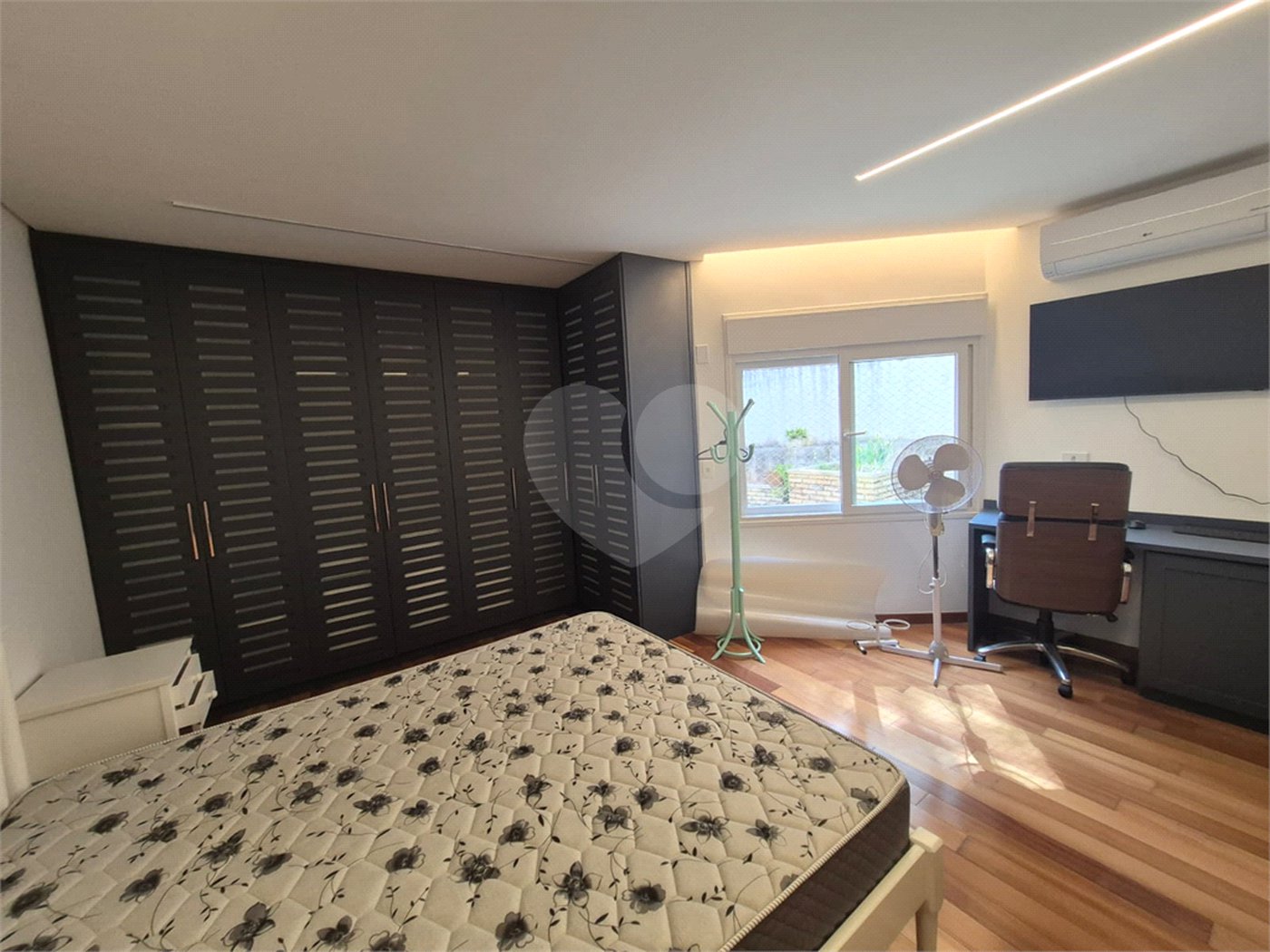Casa à venda com 3 suítes no condomínio Parque Imperial da Cantareira, Mairiporã - SP