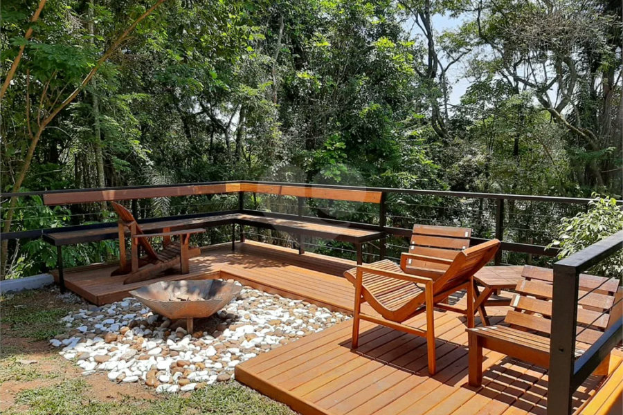 Casa à venda ou para alugar com 5 quartos, sendo 4 suítes, no condomínio Associação Reserva das Hortênsias, Mairiporã - SP