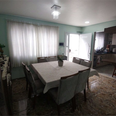 Casa à venda com 2 suítes no condomínio Morada das Hortênsias, São Paulo - SP